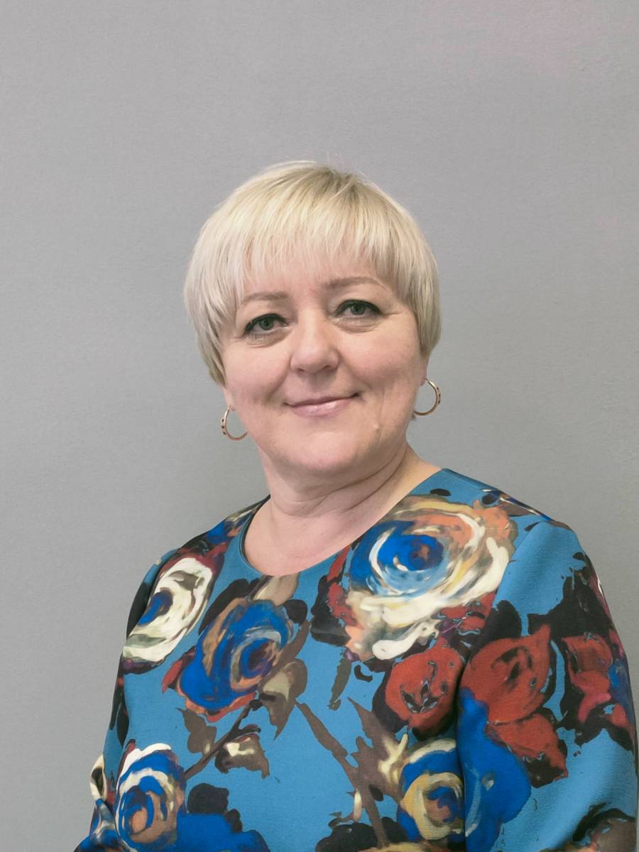 Попова Елена Евгеньевна.